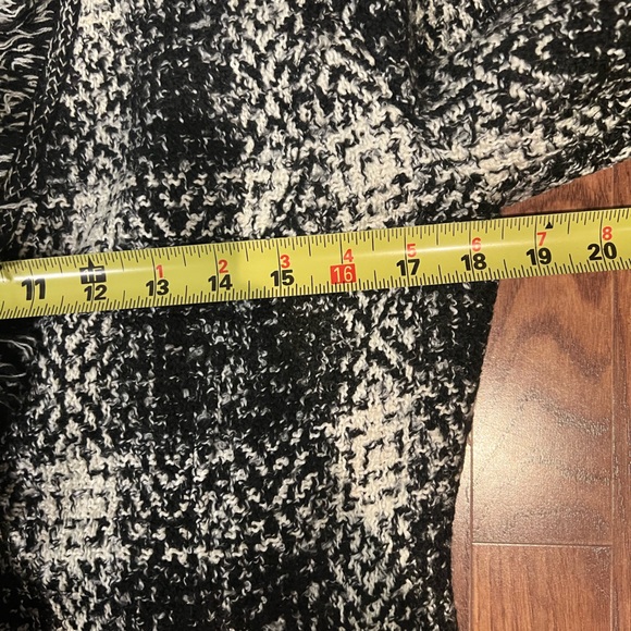 CABI | NWT Carol Anderson Love Carol black white tweed fringe blazer - Picture 10 of 14